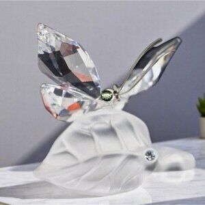 Swarovski Crystal Butterfly Figurine Frosted Leaf Retired Paperweight 7615